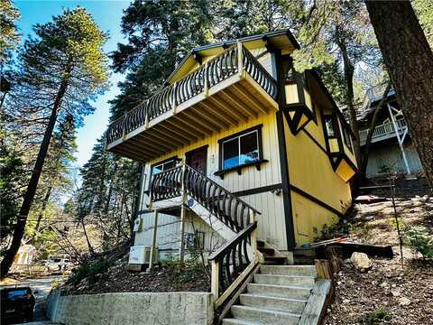 855 Oakmont Lane, Lake Arrowhead, CA 92352