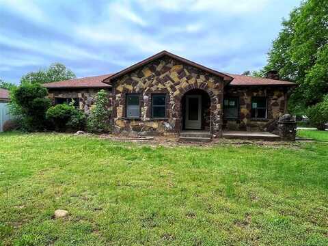 301 Warren Street, Holdenville, OK 74848