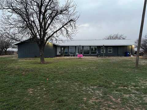 1807 Crowell Hwy, Quanah, TX 79252