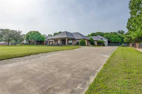 704 Indian Springs Trail, Kennedale, TX 76060