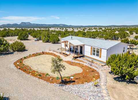 41081 N Winchester Ridge Drive, Seligman, AZ 86337