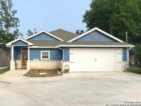 682 STUART RD, Adkins, TX 78101