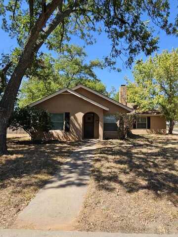 111 Burbank St, Fredericksburg, TX 78624