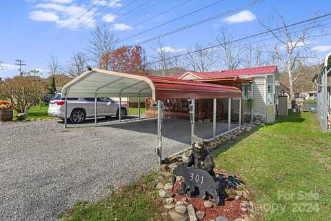 301 Aqua Vista Loop, Waynesville, NC 28785