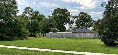 50 PACKENHAM Avenue, Chalmette, LA 70043