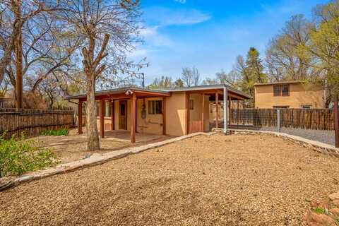 423 Camino Don Miguel, Santa Fe, NM 87505