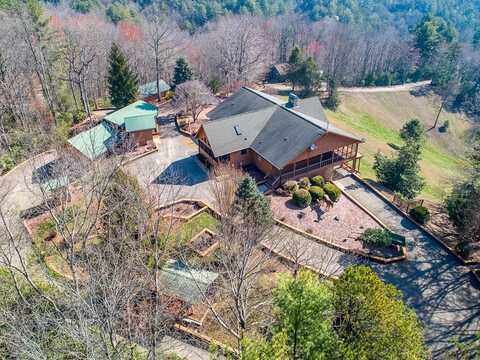 638 Caesars Cove Drive, Hayesville, NC 28904