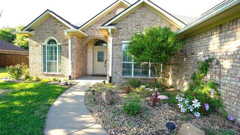 2232 N. Village Drive, Bonham, TX 75418