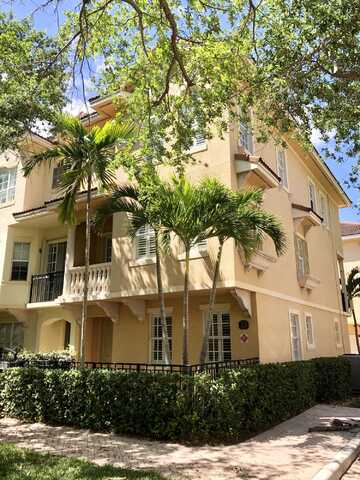 2416 San Pietro Circle, Palm Beach Gardens, FL 33410