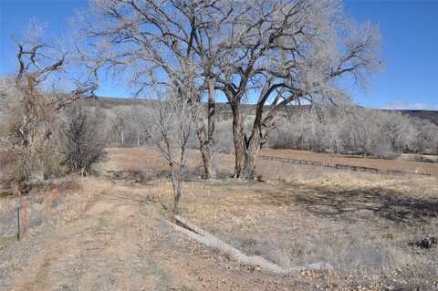 527/529 County RD 41, Alcalde, NM 87511