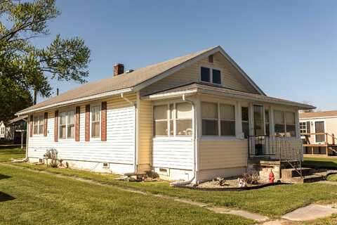 1012 W Grissom Avenue, Mitchell, IN 47446