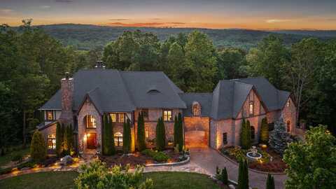 4405 Hawk Ridge Ct, Signal Mountain, TN 37377