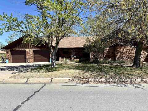 2820 Edgewater Dr, Woodward, OK 73801