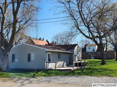 517 1st St S, ROCKWELL, IA 50469