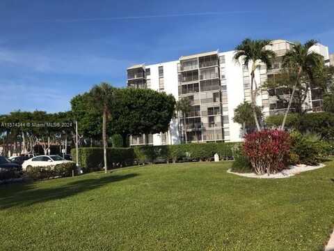 20500 W Country Club Dr, Aventura, FL 33180