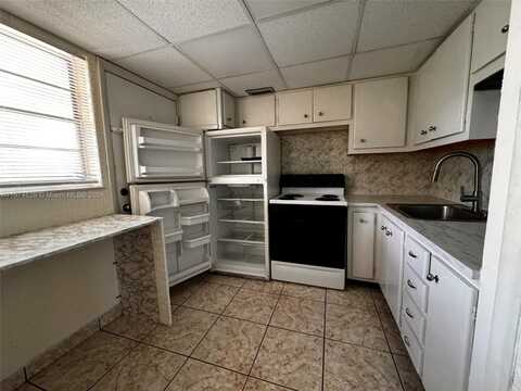 2820 NE 201st Ter, Aventura, FL 33180