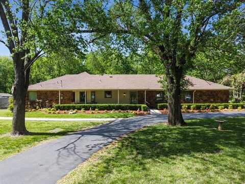 7902 S Waco Avenue, Tulsa, OK 74132