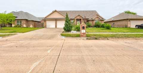 821 SE 8th Street, Moore, OK 73160