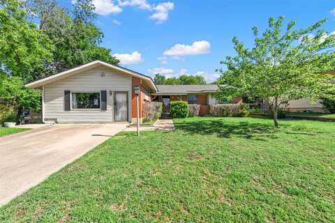 8274 Lifford Place, Fort Worth, TX 76116