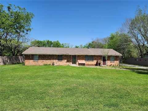 513 Henderson Boulevard, Groesbeck, TX 76642