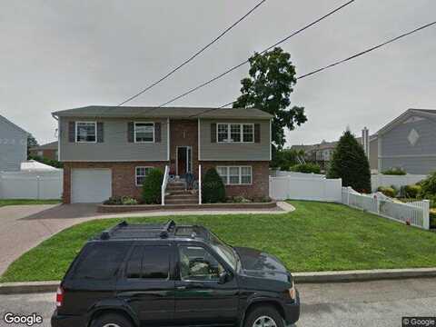 Spruce, LINDENHURST, NY 11757