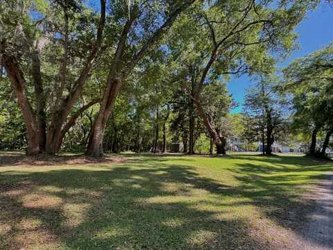 120 Oakwood Lane, Edisto Island, SC 29438