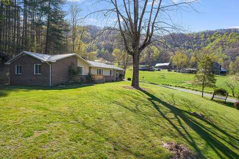 65 Earls Rd, Bryson City, NC 28713