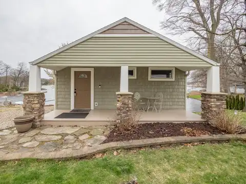 11687 Ford Point Drive, Plainwell, MI 49080