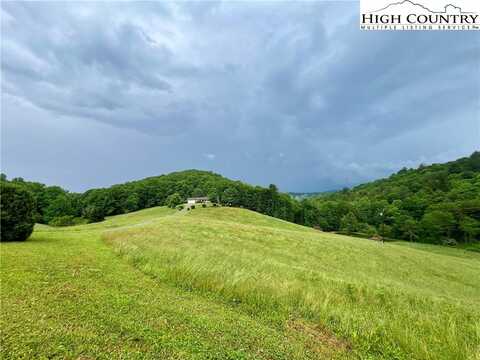 762 George Eggers Road, Banner Elk, NC 28604