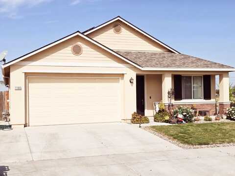 1100 Greenbrier Drive, Hanford, CA 93230