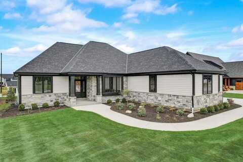 N41w23800 Century Farm Rd, Pewaukee, WI 53072