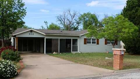 902 State Court Dr, San Angelo, TX 76905