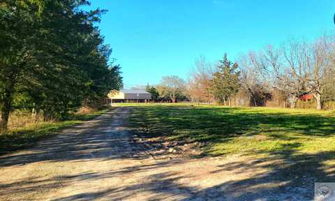 615 Farm to Market Road 909, Clarksville, TX 75426