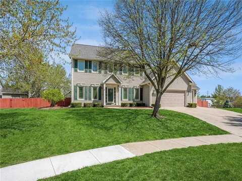 2505 Country Side Circle, West Des Moines, IA 50265