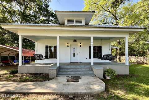 608 NW Goodwater Road, Magee, MS 39111