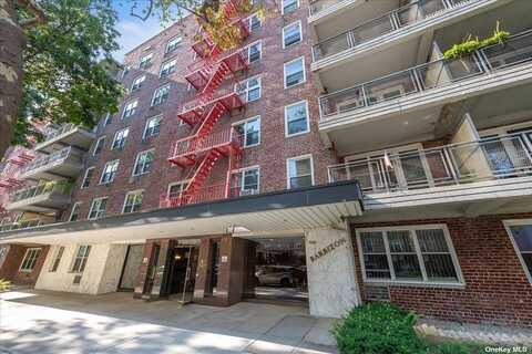 14205 Roosevelt Avenue, Flushing, NY 11354