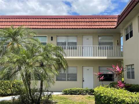 19 Pine Arbor Lane, Vero Beach, FL 32962