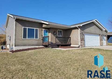 1000 Greyhawk Cir, Harrisburg, SD 57032