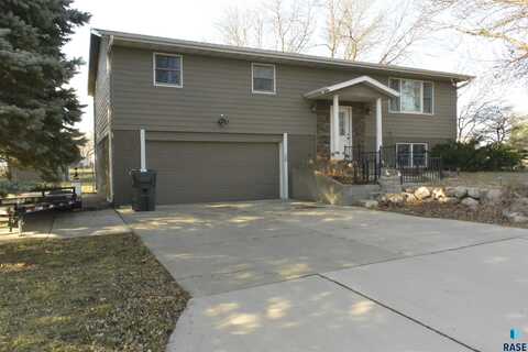 309 N Needles Dr, Brandon, SD 57005