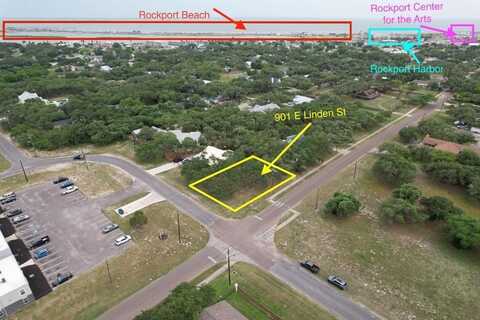 901 W Linden St, Rockport, TX 78382