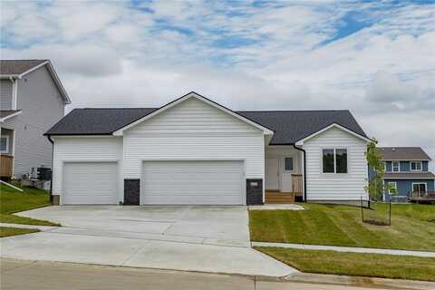 613 Plainside Avenue, Norwalk, IA 50211