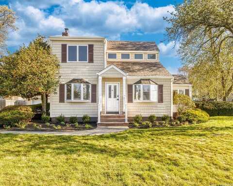 312 Concord Street, Dix Hills, NY 11746