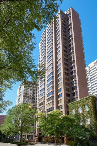 1410 N State Parkway, Chicago, IL 60610