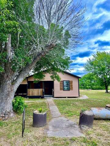 109 Dippel Dr, Woodsboro, TX 78393