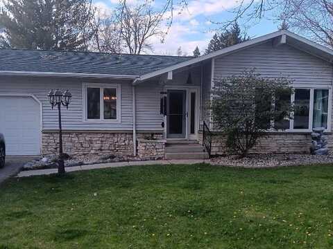 719 RIVER Drive, Mayville, WI 53050