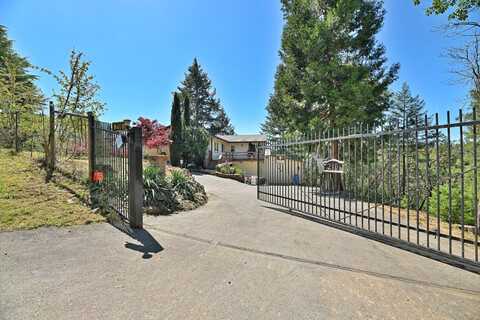 210 Space View Drive, Grants Pass, OR 97526