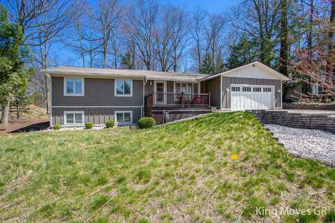 9436 Lakeview Court, West Olive, MI 49460