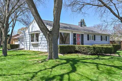 3957 S 44th St, Greenfield, WI 53220