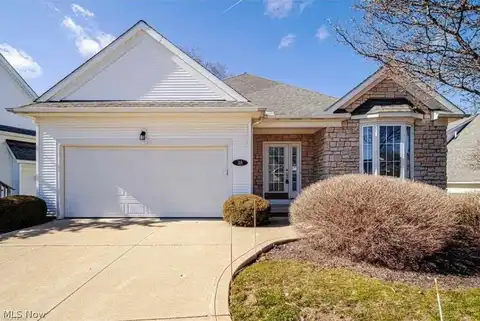 38 Gullybrook Lane, Willoughby Hills, OH 44094