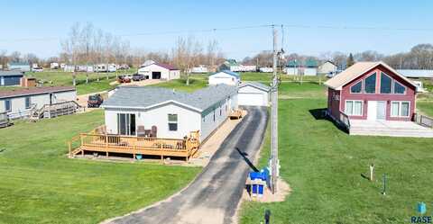 722 Twin Lakes Dr, De Smet, SD 57231